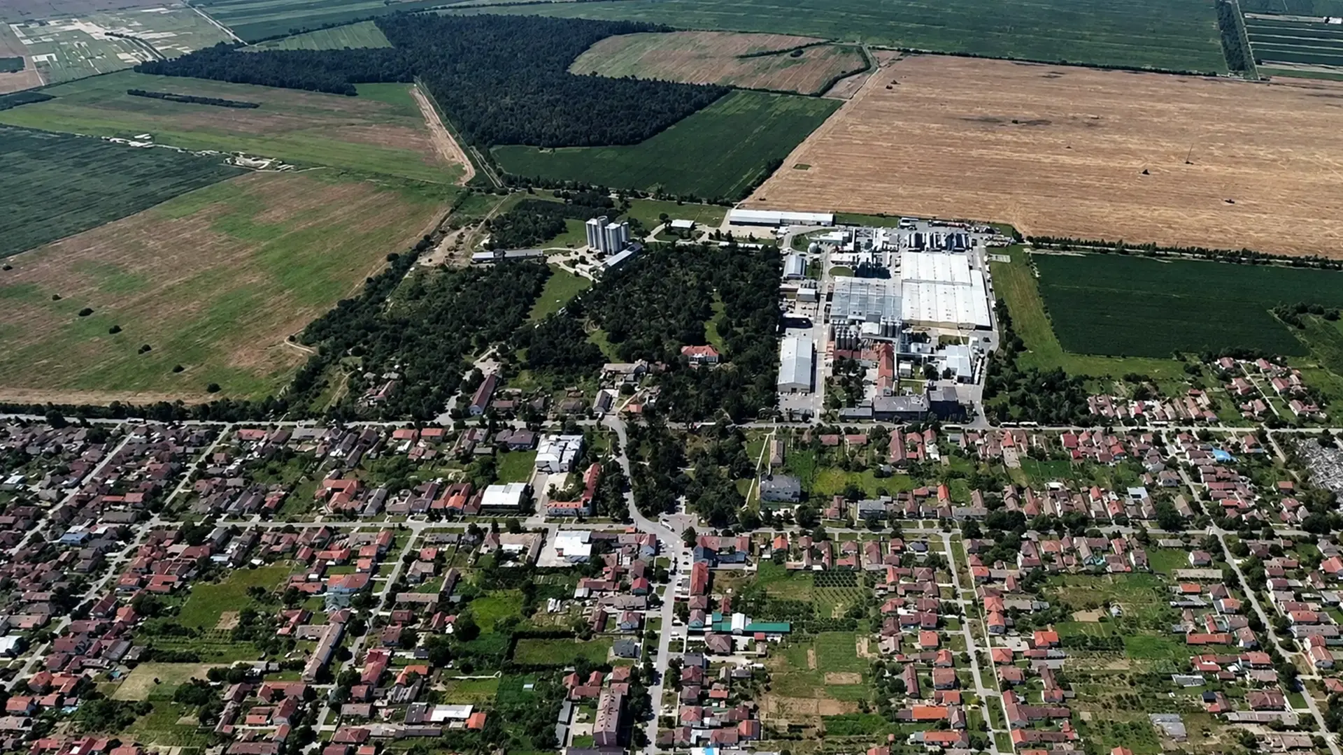 Panorama Celareva i pogled na park u centru